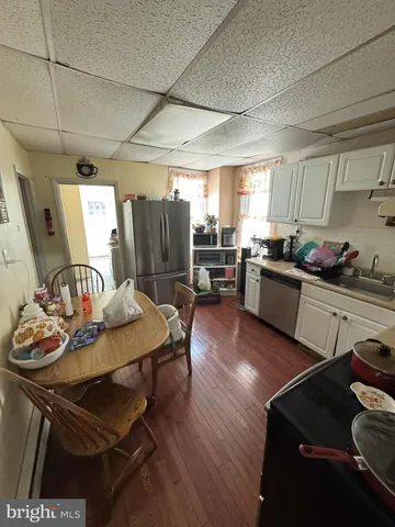 a kitchen with granite countertop lots of counter top space