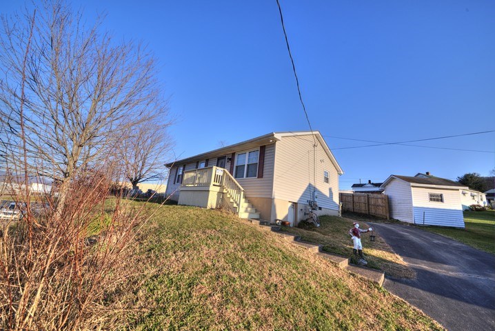 600 Western Road Waynesboro, VA 22980 - Photo 3 of 26 Gallery Image 3