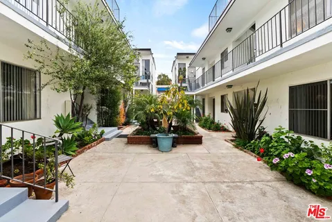 $3,975,000 | 811 20th Street, Santa Monica, CA 90403