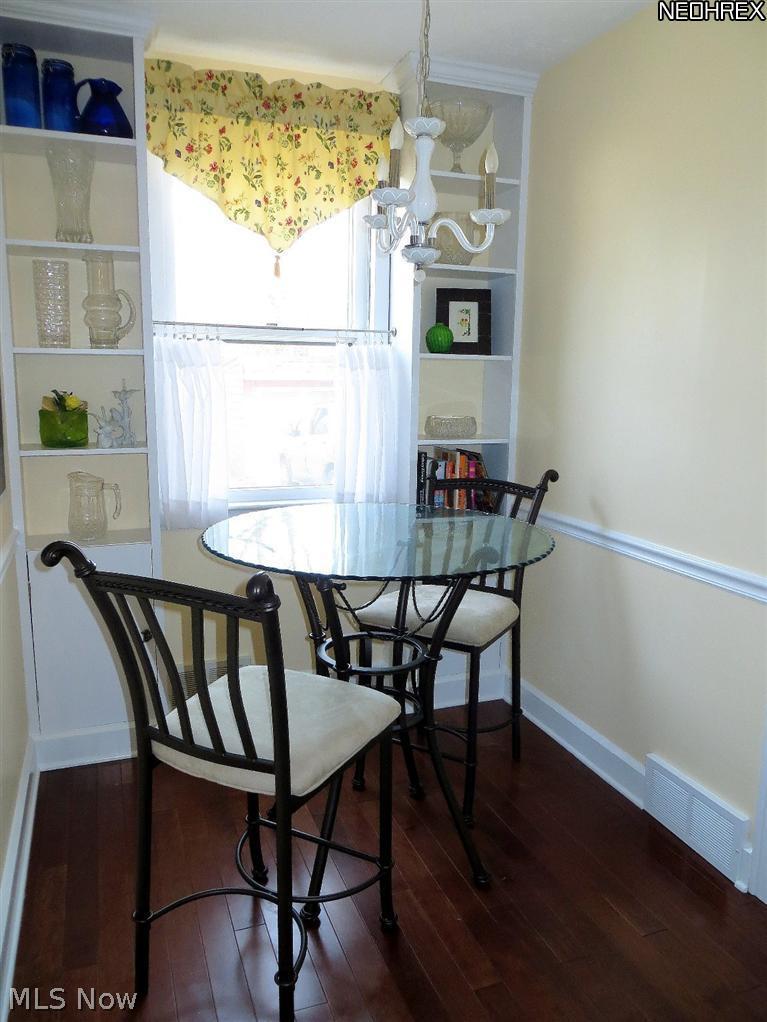 2429 Canterbury Road Cleveland Heights, OH 44118 - Photo 8 of 25