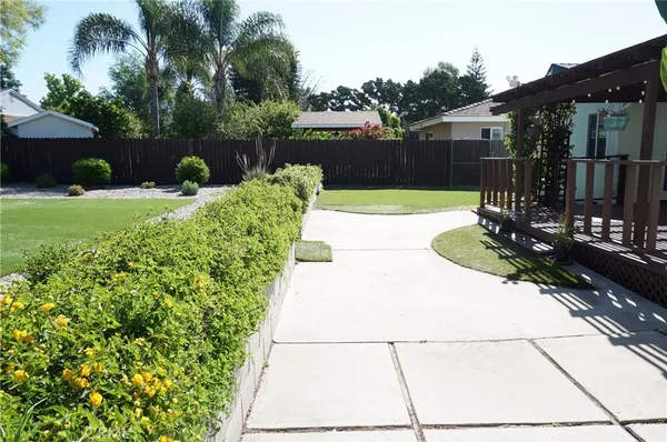 $3,850 | 18243 Superior Street, Northridge, CA 91325