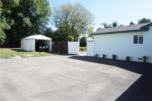 $3,850 | 18243 Superior Street, Northridge, CA 91325