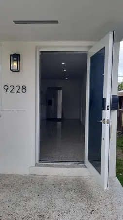 $3,900 | 9228 Southwest 37th Street, Unit 9228, Miami, FL 33165