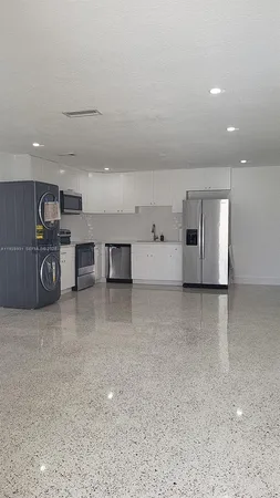 $3,900 | 9228 Southwest 37th Street, Unit 9228, Miami, FL 33165