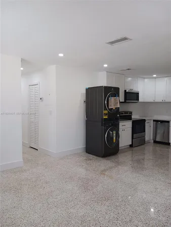 $3,900 | 9228 Southwest 37th Street, Unit 9228, Miami, FL 33165