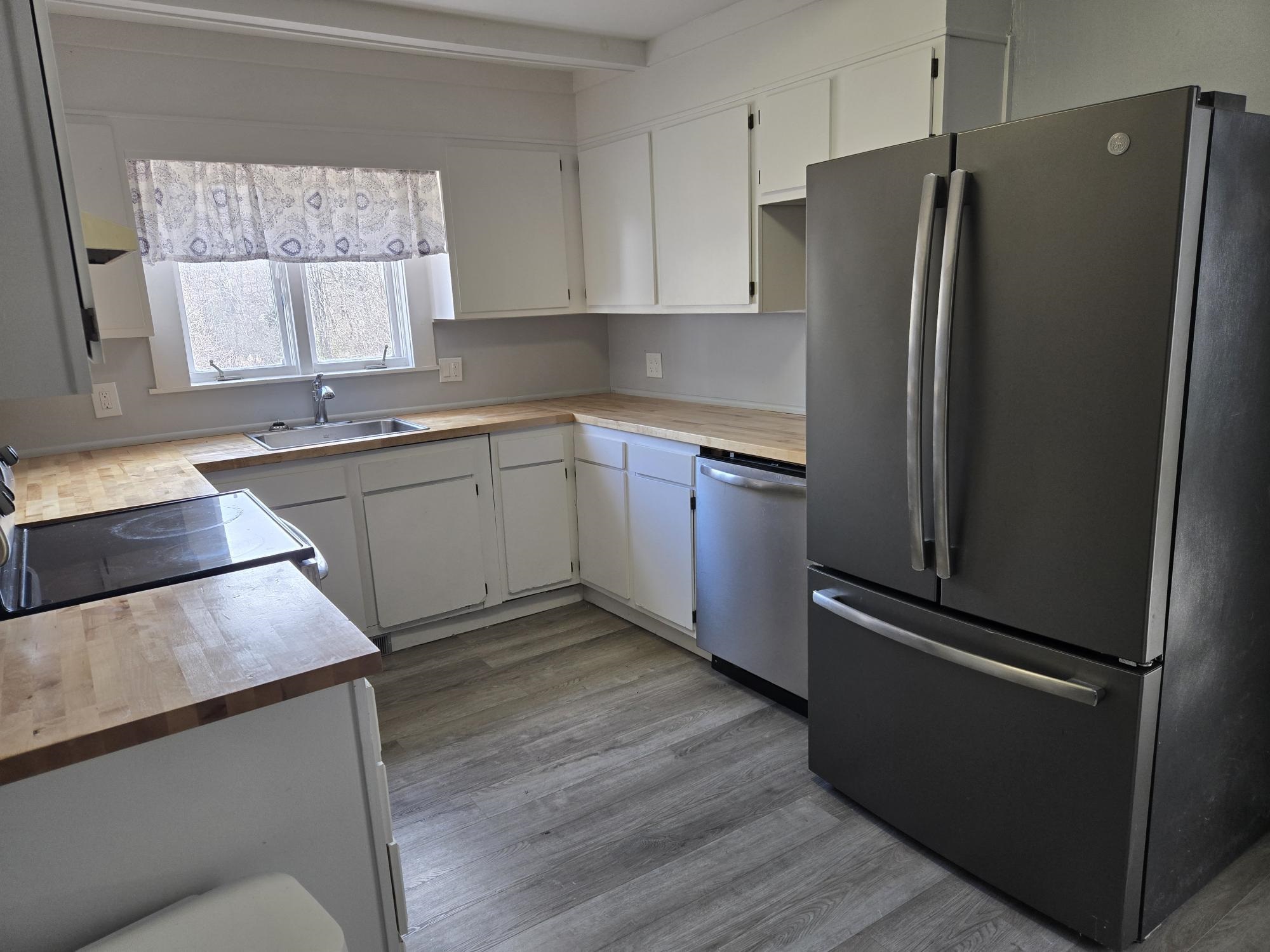 99 Depot Hill Road Henniker, NH 03242 - Photo 5 of 14