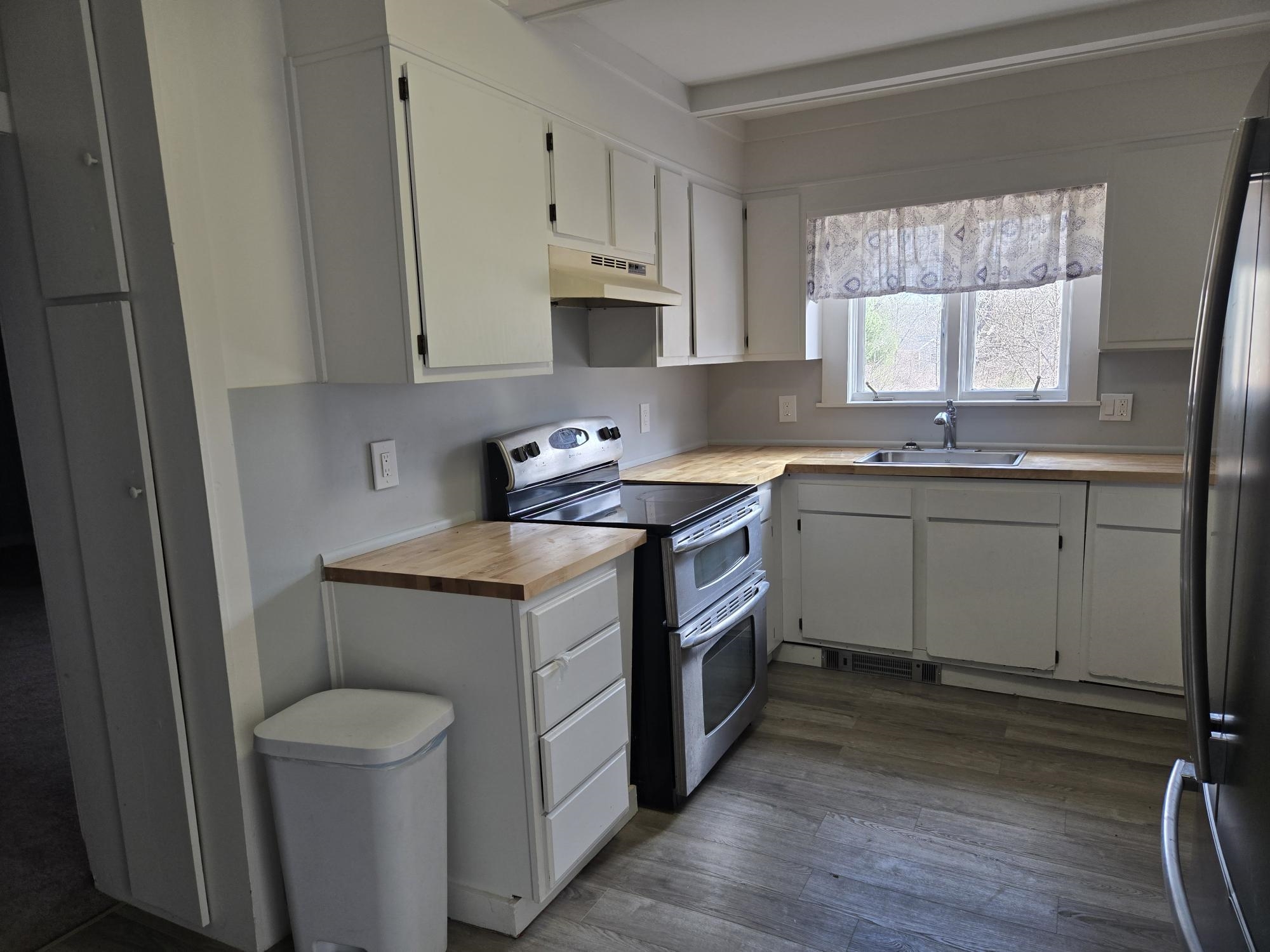 99 Depot Hill Road Henniker, NH 03242 - Photo 6 of 14