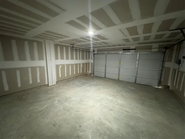 $2,400 | 541 Tall Meadow Drive, Cleburne, TX 76031