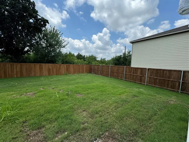 $2,400 | 541 Tall Meadow Drive, Cleburne, TX 76031