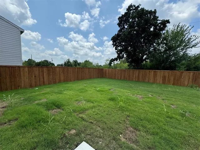 $2,400 | 541 Tall Meadow Drive, Cleburne, TX 76031