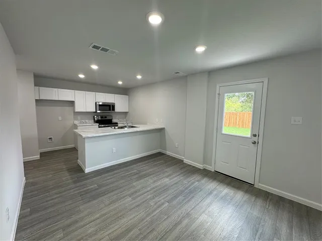 $2,400 | 541 Tall Meadow Drive, Cleburne, TX 76031