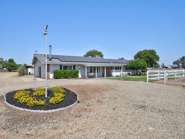 $899,900 | 3765 North Greenwood Avenue, Sanger, CA 93657