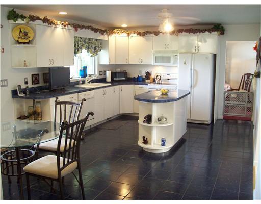 189 Burrell Hill Road Penn, PA 15675 - Photo 5 of 16 Kitchen.