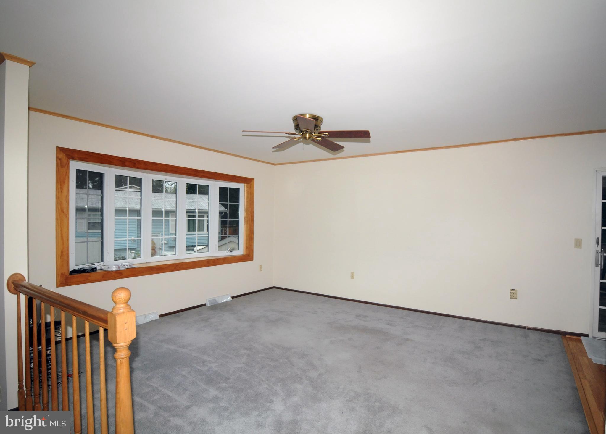 14 Johnson Road Pasadena, MD 21122 - Photo 3 of 13 Living Room
