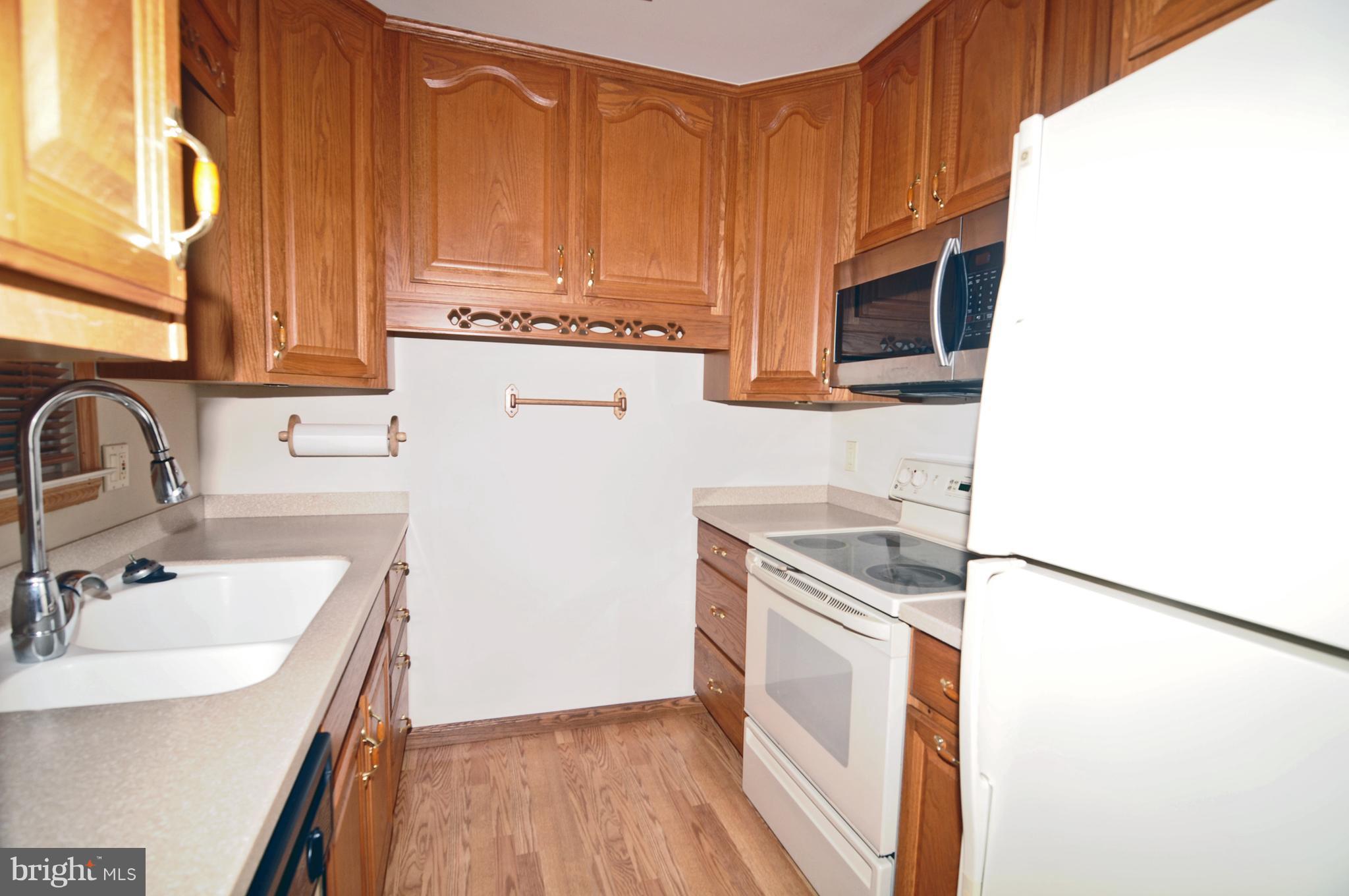 14 Johnson Road Pasadena, MD 21122 - Photo 5 of 13 Kitchen