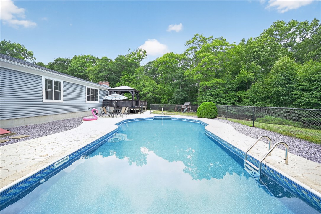 884 Reynolds Road Glocester, RI 02814 - Photo 8 of 49 Gallery Image 8