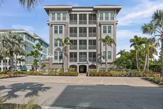 $675,000 | 395 Aruba Circle, Unit 101, Bradenton, FL 34209