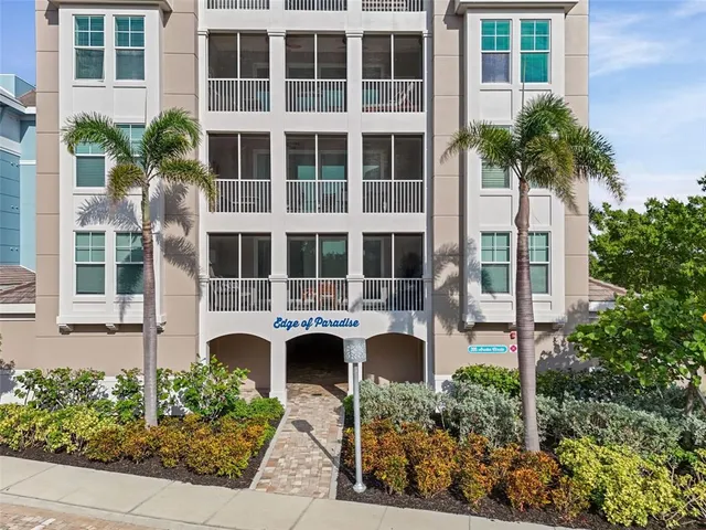 $675,000 | 395 Aruba Circle, Unit 101, Bradenton, FL 34209