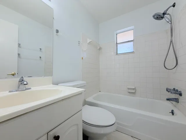 $2,200 | 2704 Knight Lane, Delray Beach, FL 33445