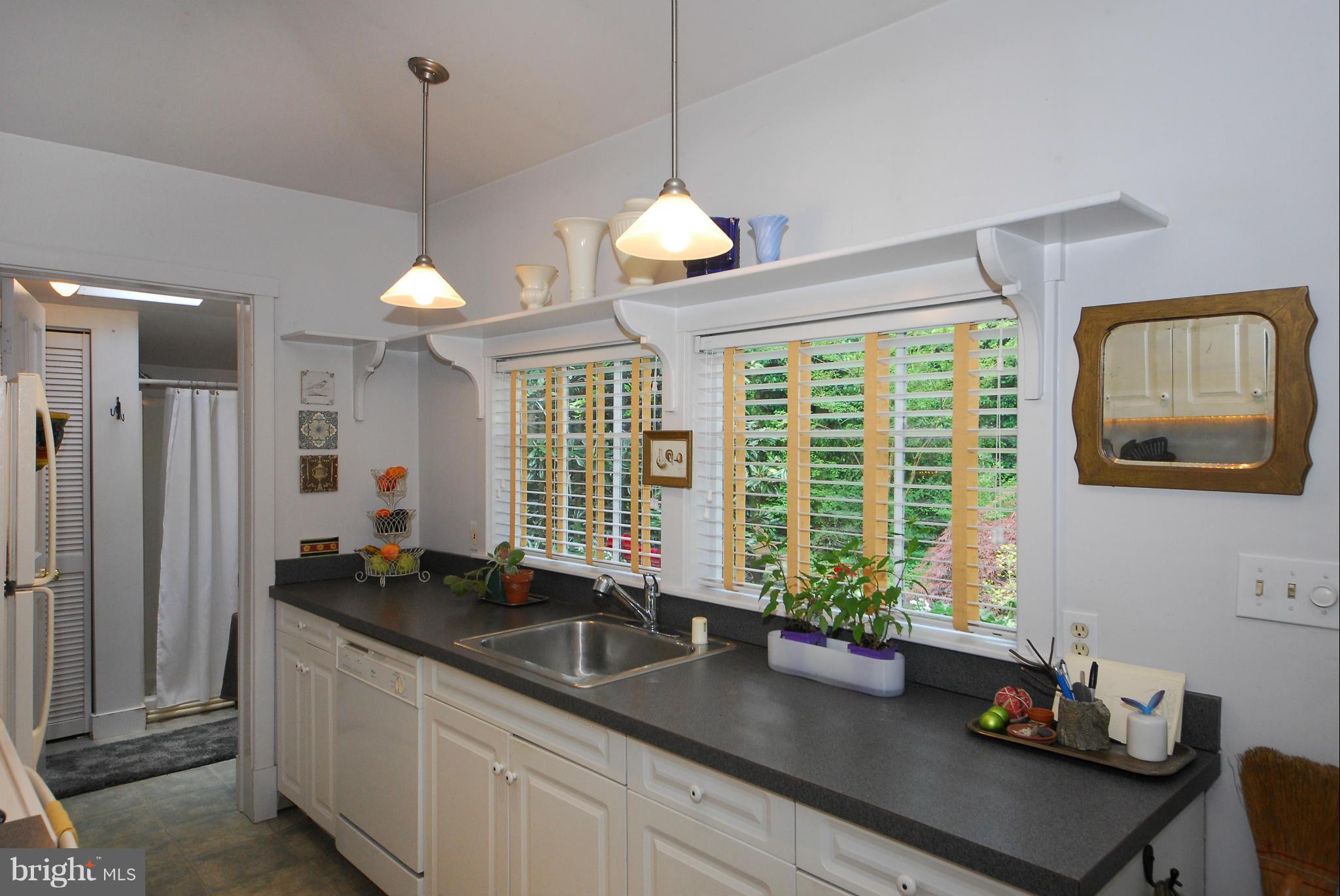 452 Forest Beach Road Annapolis, MD 21409 - Photo 8 of 12 Remodeled kitchen