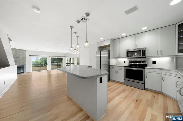 $600,000 | 300 Gorge Road, Unit 38, Cliffside Park, NJ 07010