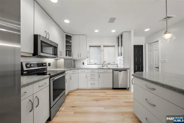 $600,000 | 300 Gorge Road, Unit 38, Cliffside Park, NJ 07010