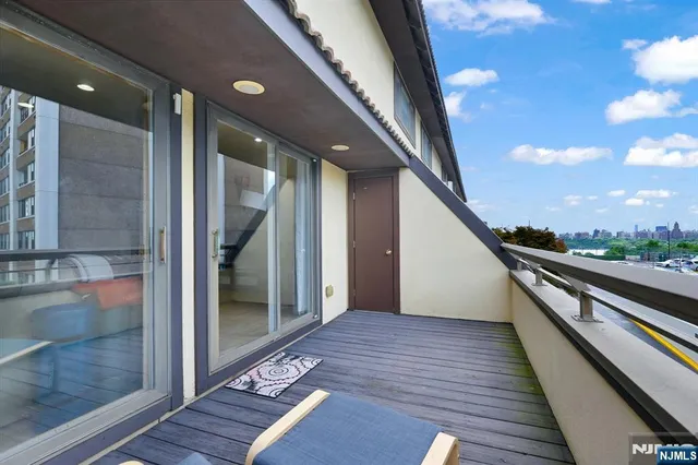 $600,000 | 300 Gorge Road, Unit 38, Cliffside Park, NJ 07010