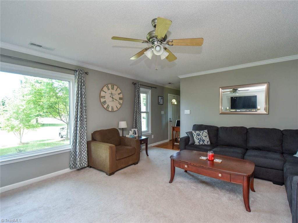 6235 Spring Park Road Clemmons, NC 27012 - Photo 6 of 30 Gallery Image 6