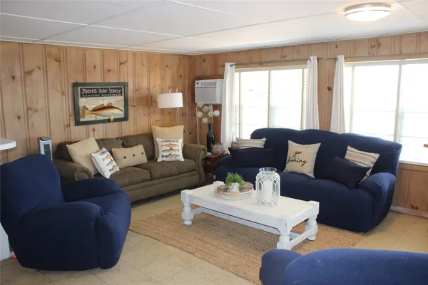 $175,000 | 2641 Cr 312 Palacios Tx 77979, Palacios, TX 77465