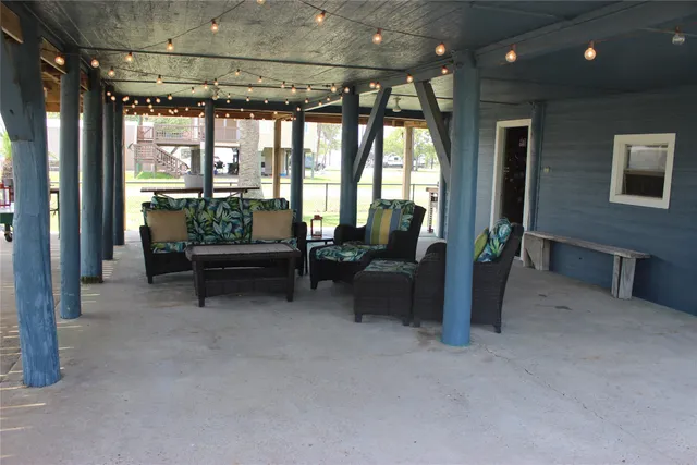 $175,000 | 2641 Cr 312 Palacios Tx 77979, Palacios, TX 77465