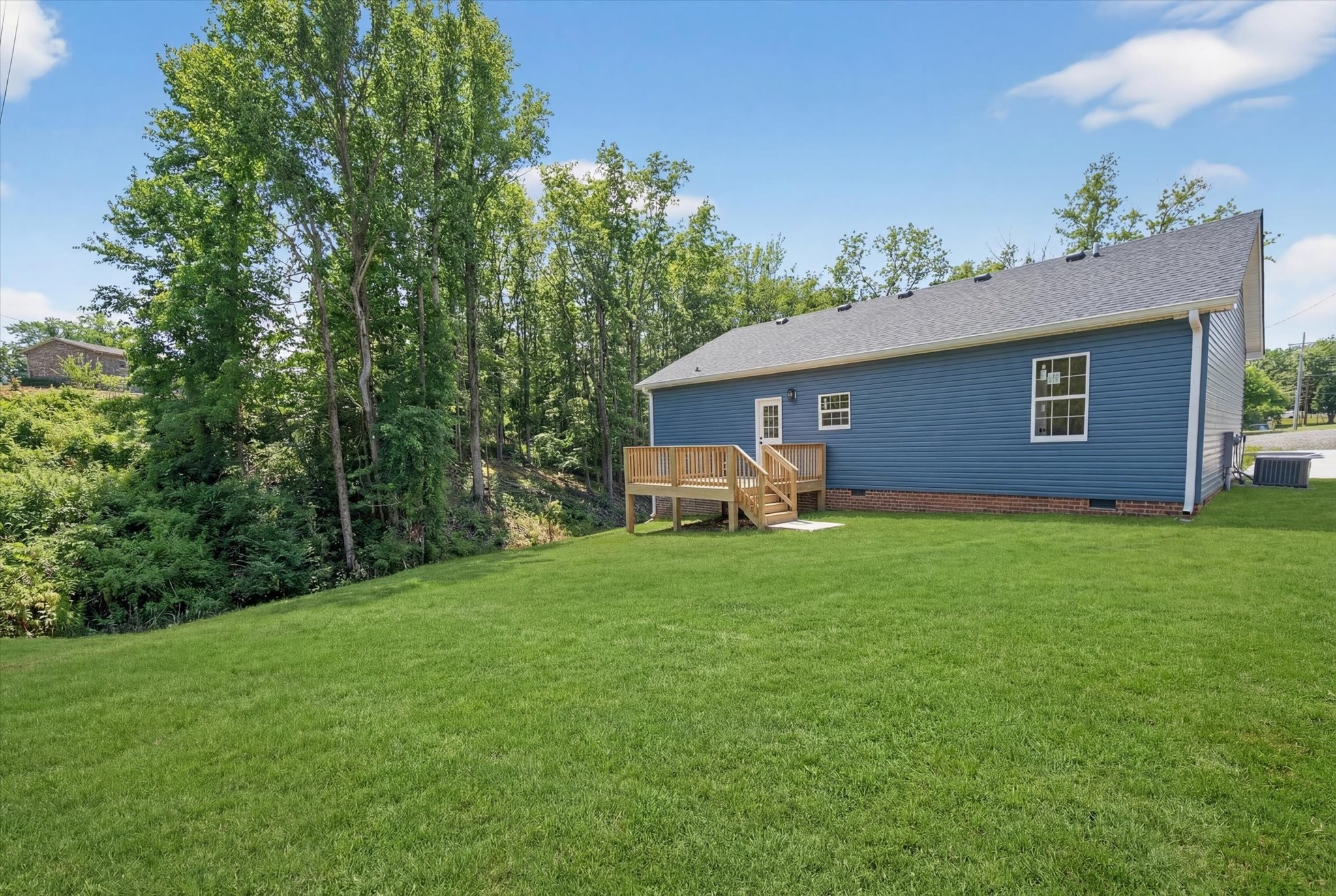 613 Hill Road Clarksville, TN 37040 - Photo 34 of 37 a front view of house with yard and green space