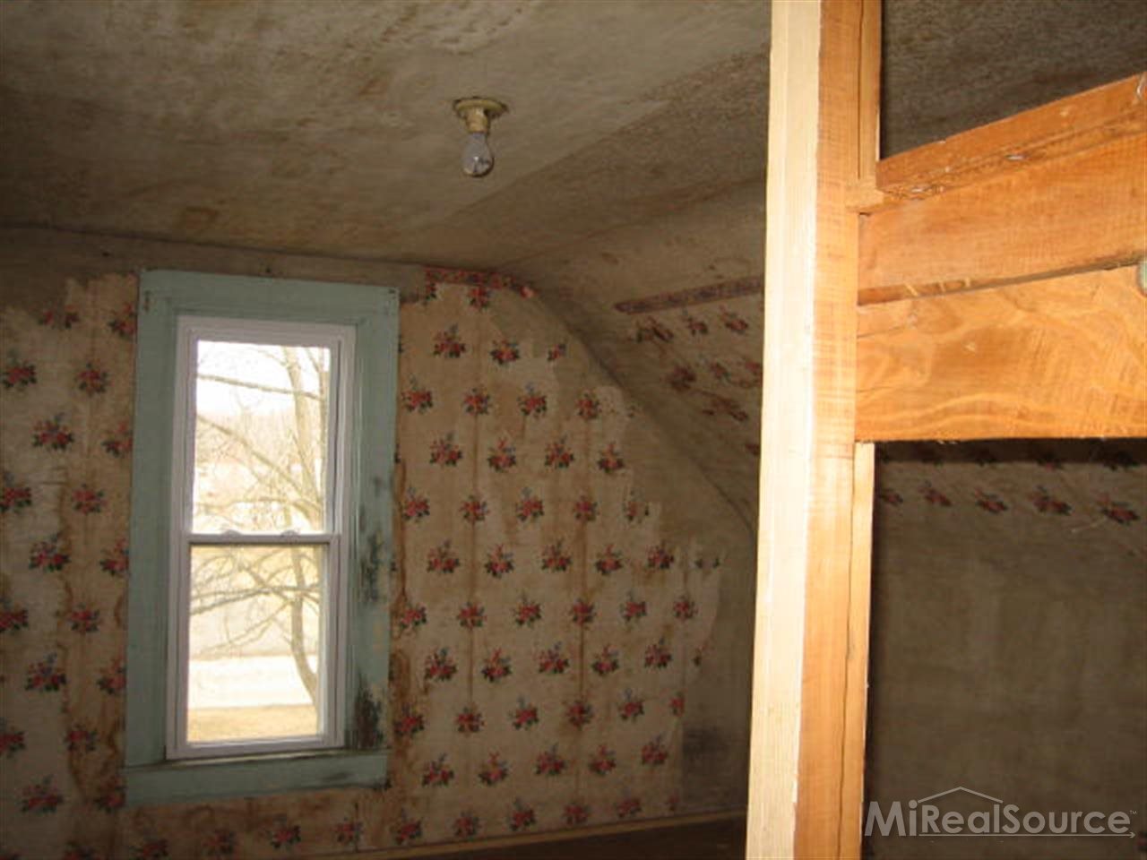 6865 North Lake Road Mayville, MI 48744 - Photo 10 of 12 31186121-9.JPG