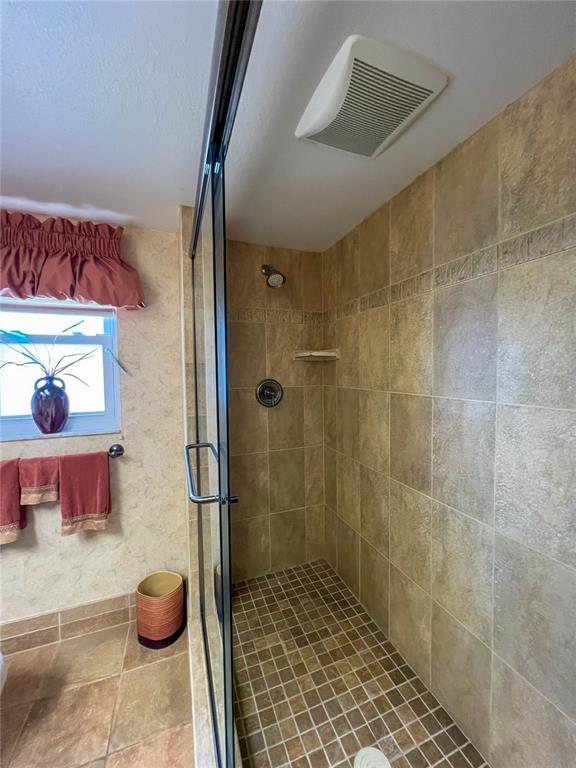 12156 98th Avenue North Seminole, FL 33772 - Photo 17 of 68