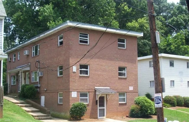 $895 | 135 Westdale Avenue Northwest, Winston-Salem, NC 27101