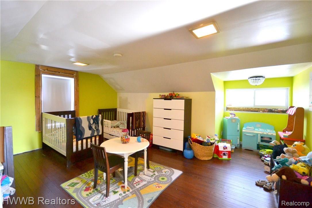 331 Parkdale Avenue Rochester, MI 48307 - Photo 13 of 23 2nd Floor Bedroom 2.JPG