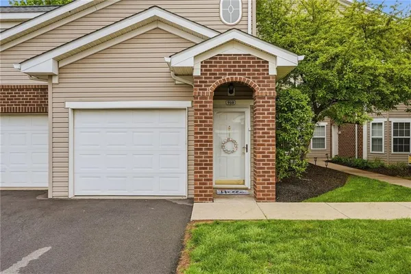 $274,500 | 910 Stockton Ridge, Cranberry Township, PA 16066