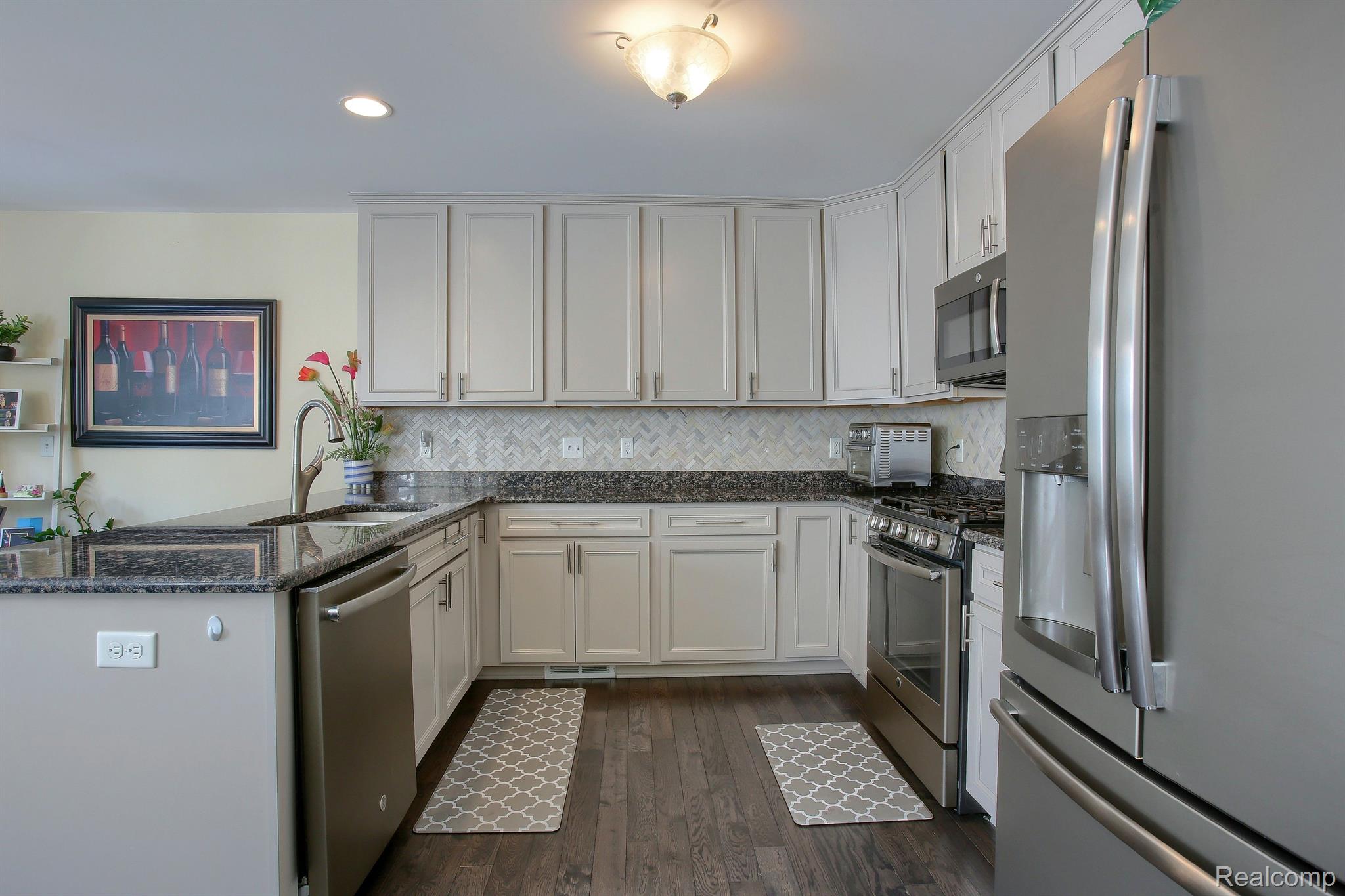 45838 Rathmore Drive Macomb, MI 48044 - Photo 9 of 27 Gallery Image 9