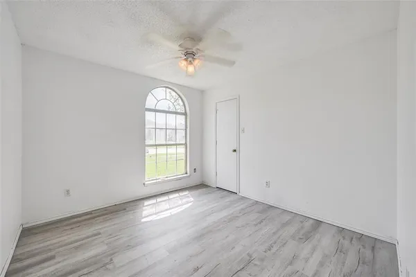 $2,850 | 809 Elbe Drive, Arlington, TX 76001