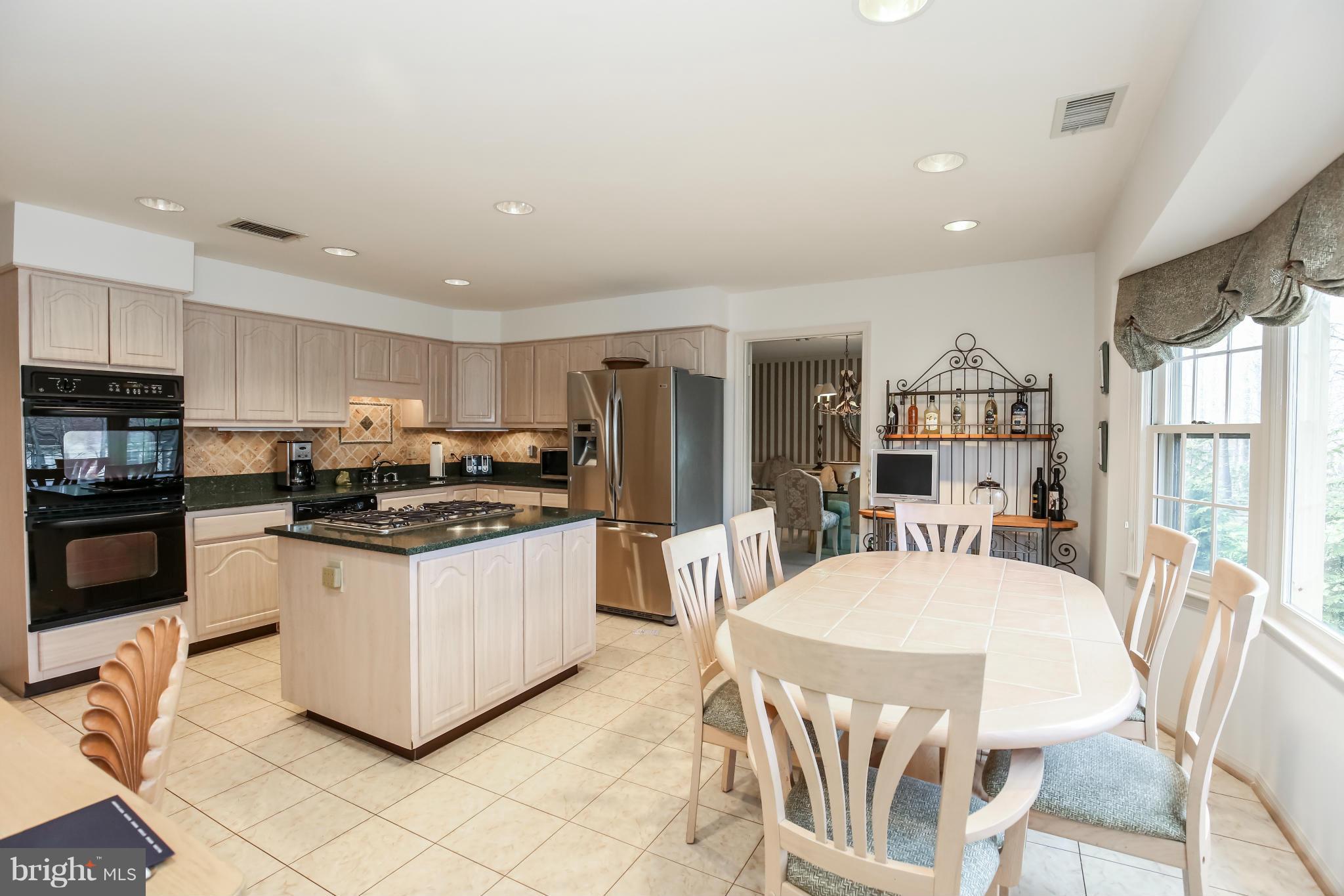 9509 Reach Road Potomac, MD 20854 - Photo 6 of 21 Kitchen