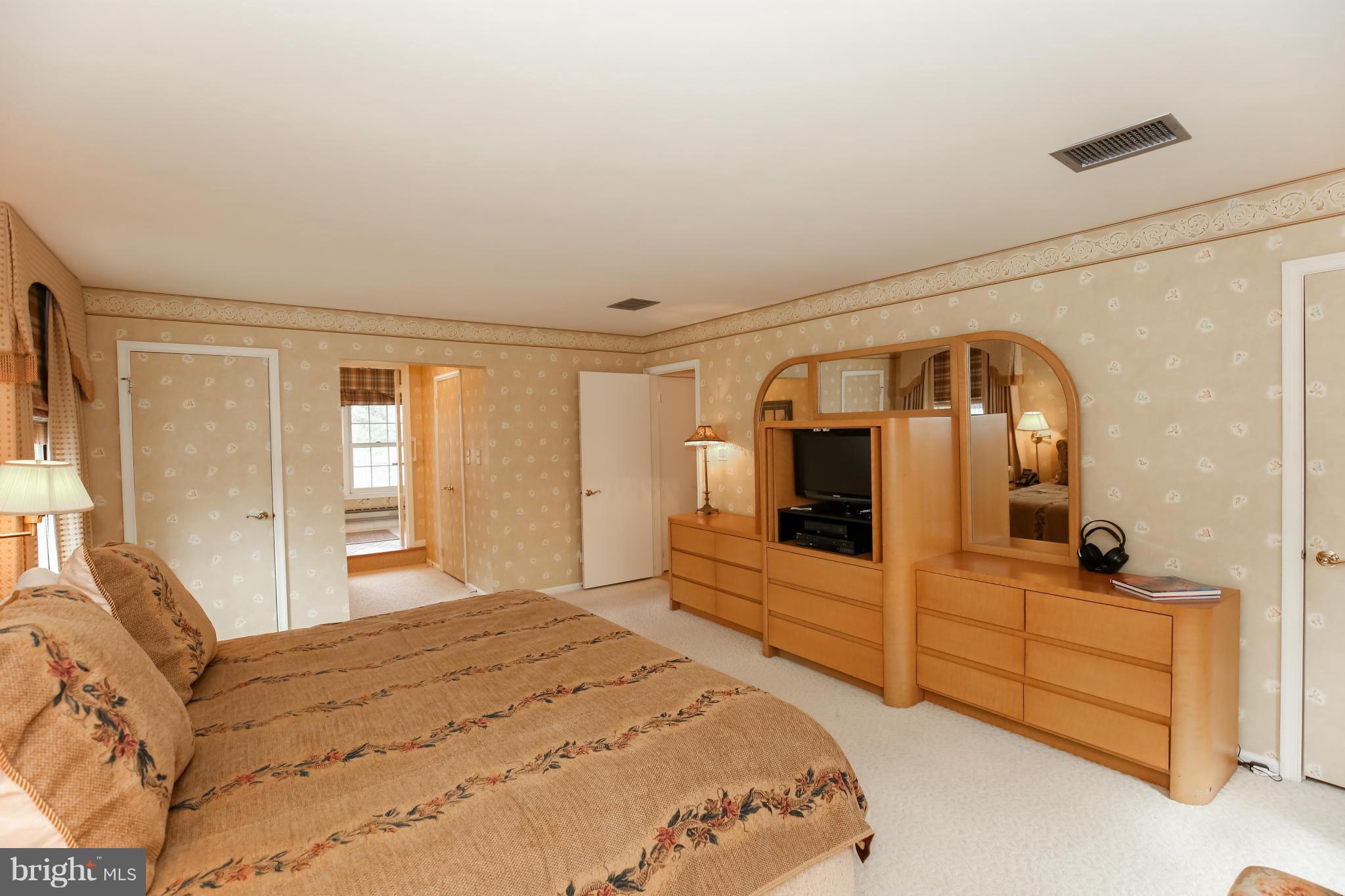 9509 Reach Road Potomac, MD 20854 - Photo 8 of 21 Owner Suite