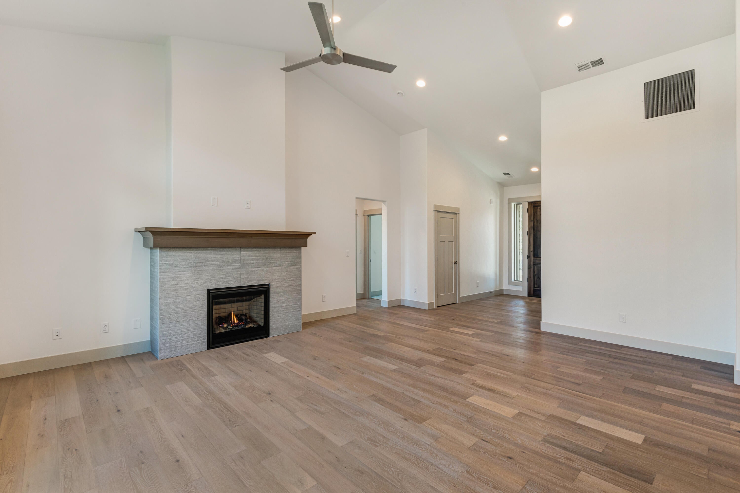 205 Northwest Saddle Ridge Loop Prineville, OR 97754 - Photo 5 of 25 06