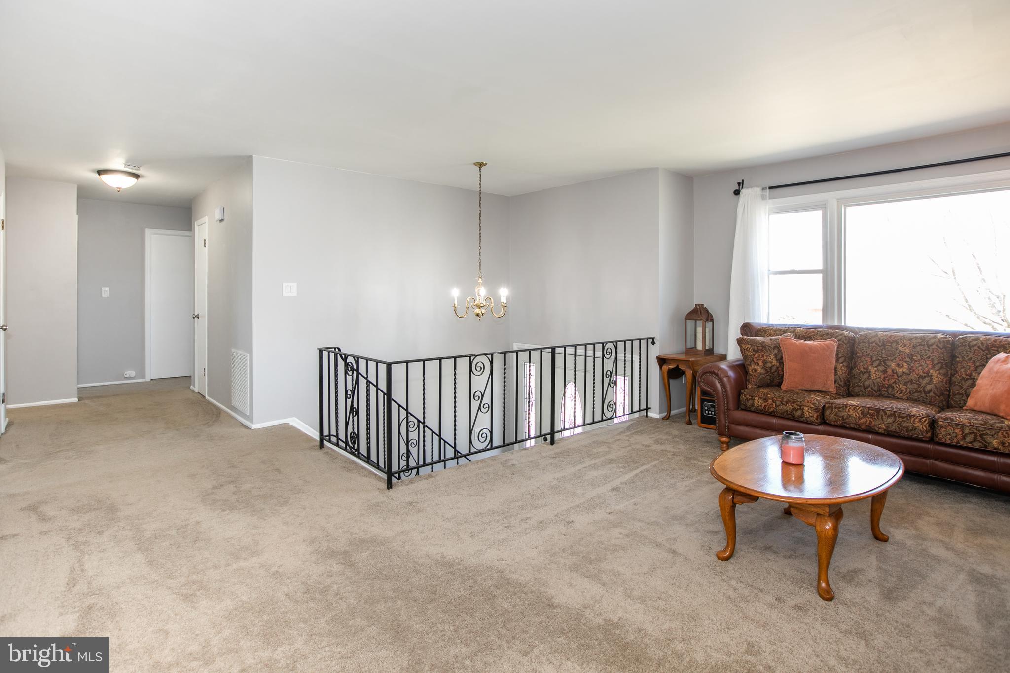 132 Hempstead Road Hamilton, NJ 08610 - Photo 4 of 46 Living Room