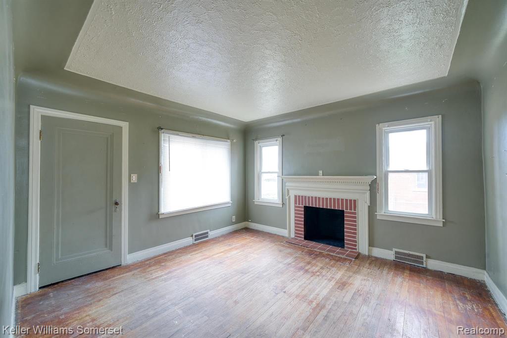 8485 Stephens Center Line, MI 48015 - Photo 8 of 27 Gallery Image 8