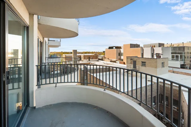 $349,000 | 2020 North Lincoln Park West, Unit 6E, Chicago, IL 60614