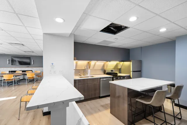 $349,000 | 2020 North Lincoln Park West, Unit 6E, Chicago, IL 60614