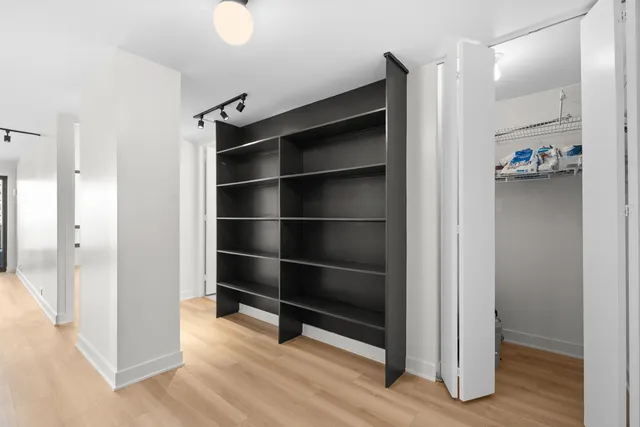 $349,000 | 2020 North Lincoln Park West, Unit 6E, Chicago, IL 60614