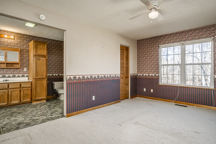 391 Oakley Allons Road Allons, TN 38541 - Photo 12 of 35 a room with window