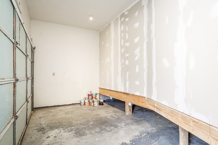 391 Oakley Allons Road Allons, TN 38541 - Photo 23 of 35 a view of room with stairs and a window