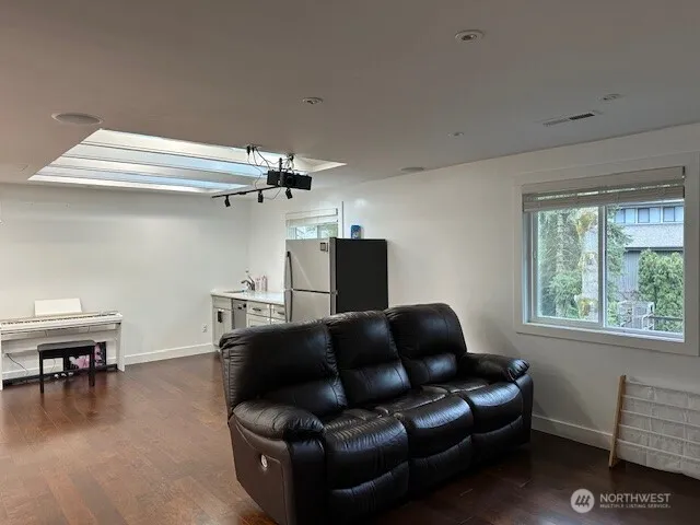 $6,500 | 6316 151st Avenue Northeast, Redmond, WA 98052