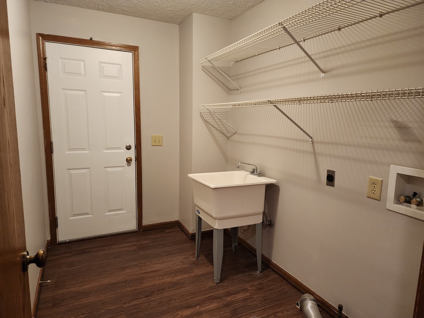 240 Mitchell Court Braidwood, IL 60408 - Photo 11 of 18 a view of a room that has a bench in it